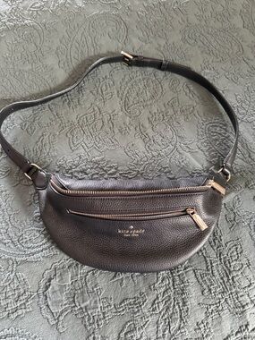 KATE SPADE bum bag in black pebbles leather